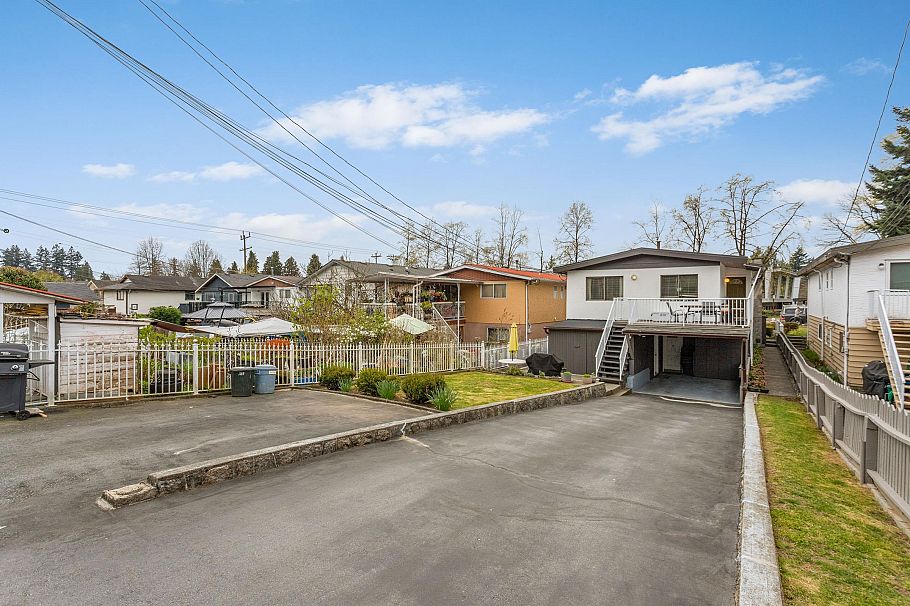 2136 Jones Avenue North Vancouver, BC - 25