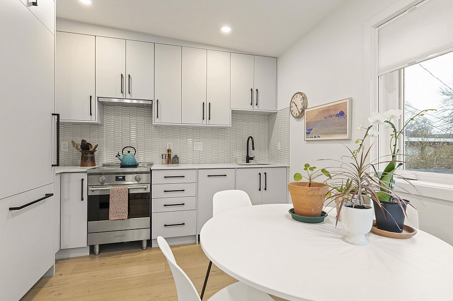 517 E 11th Avenue Vancouver, BC - 8