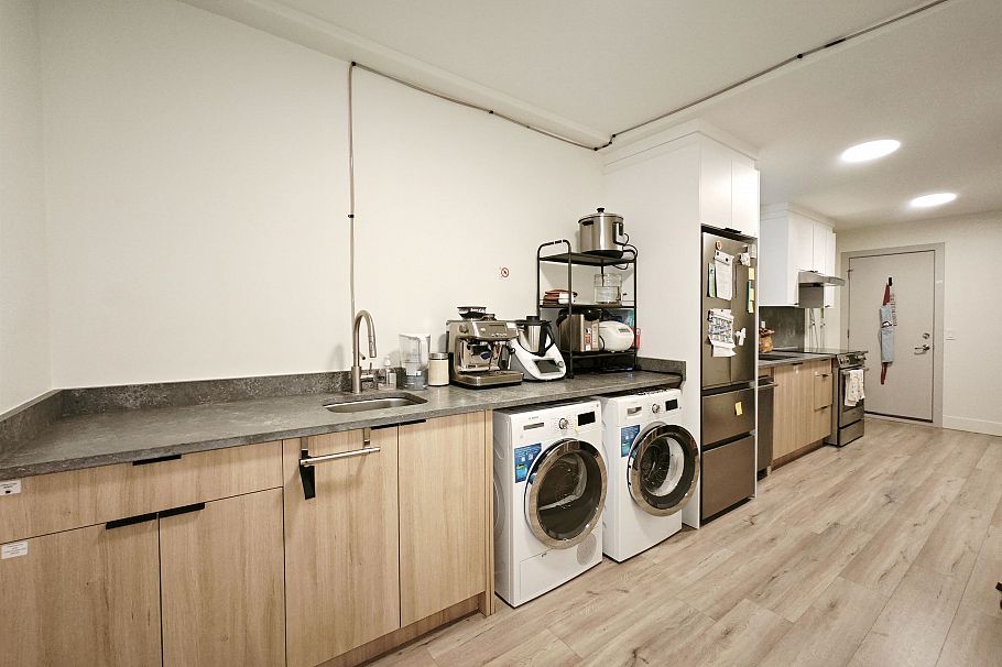 790 W 68th Avenue Vancouver, BC - 17