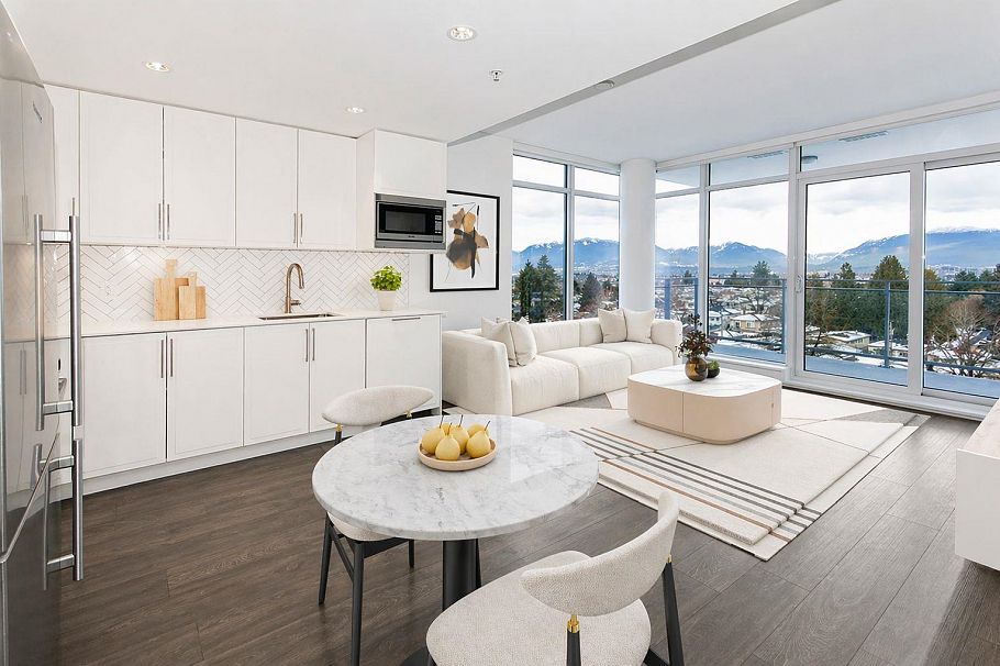 808 2435 Kingsway Street Vancouver, BC - 1