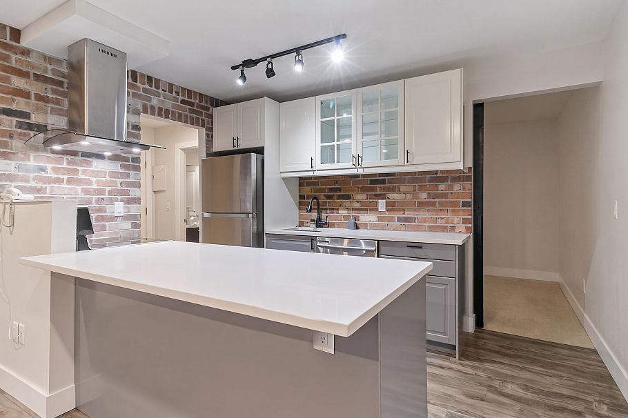 114 2250 Oxford Street Vancouver, BC - 1