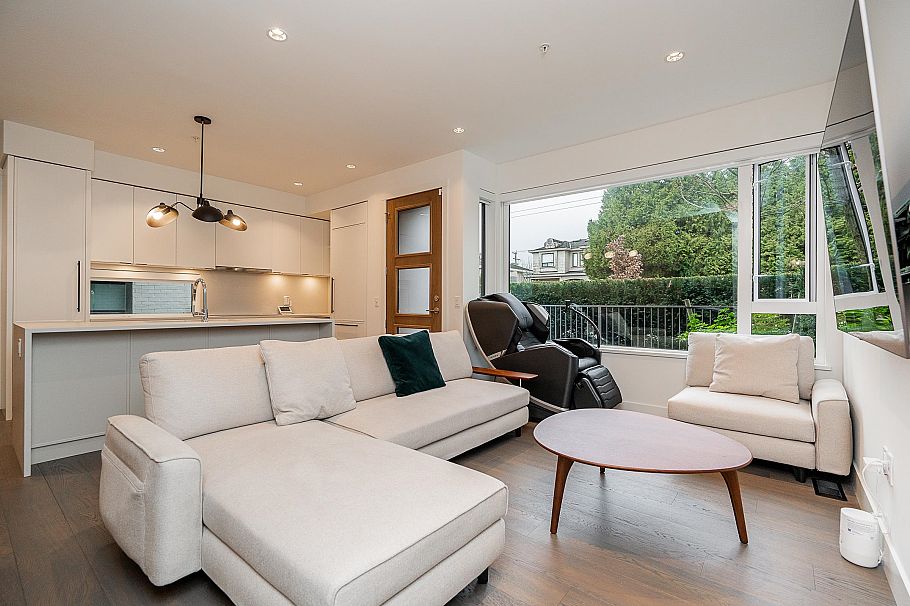 6840 Oak Street Vancouver, BC - 4