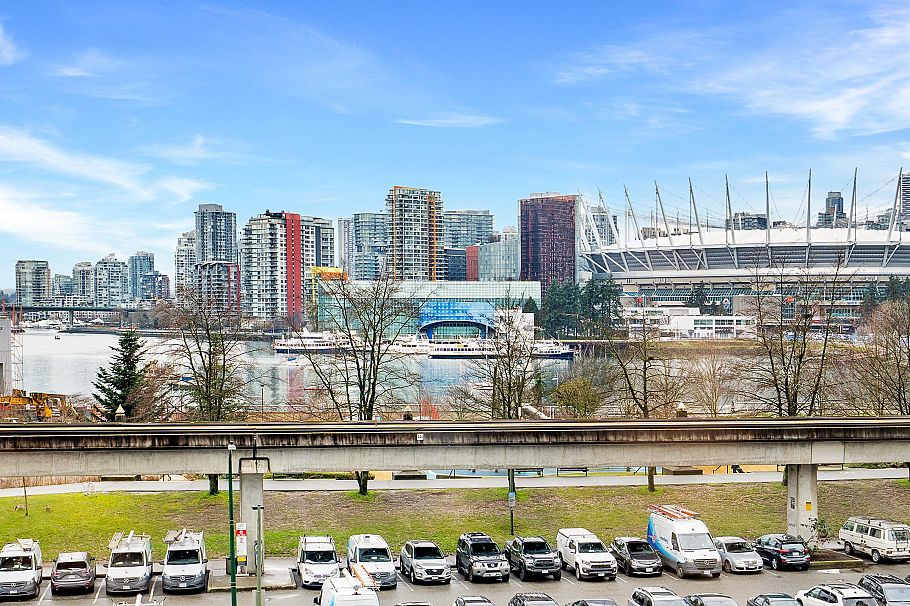 403 1188 Quebec Street Vancouver, BC - 2