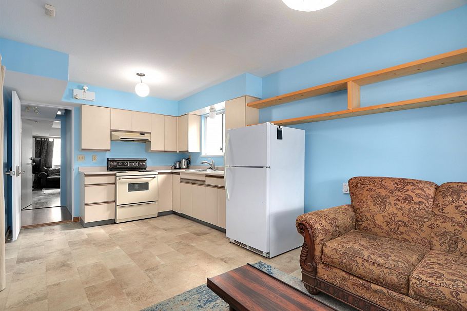 229 W 22nd Street North Vancouver, BC - 20