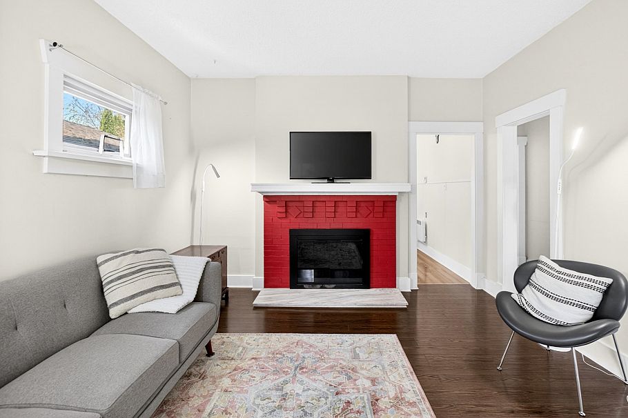 2975 W 8th Avenue Vancouver, BC - 8