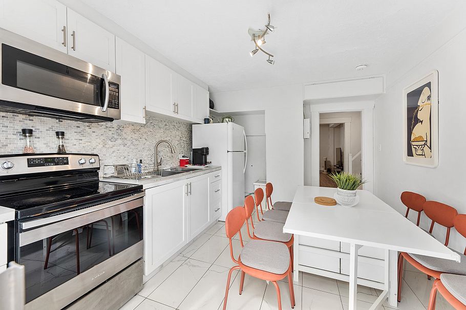 136 W 12th Avenue Vancouver, BC - 23