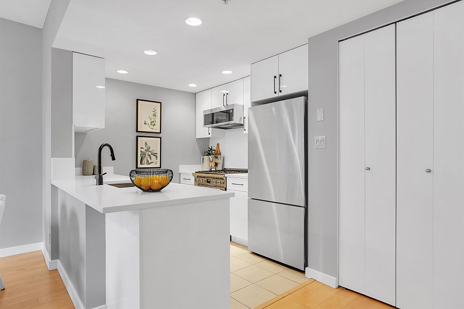 1455 Strathmore Mews Vancouver, BC - 11