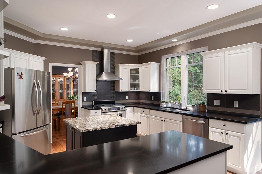 801 Regal Crescent North Vancouver, BC - 10