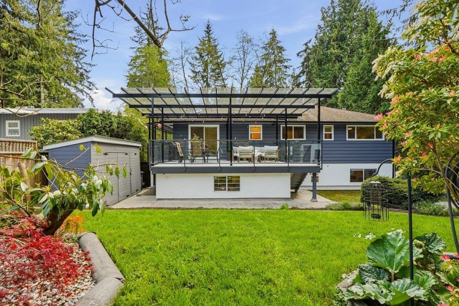1392 Chamberlain Drive North Vancouver, BC - 30