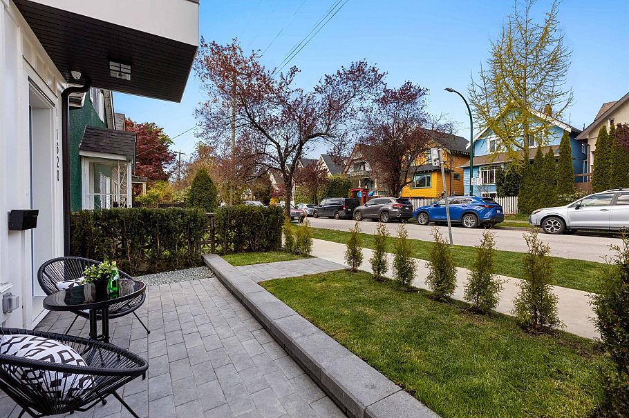 1 1620 E 11th Avenue Vancouver, BC - 4
