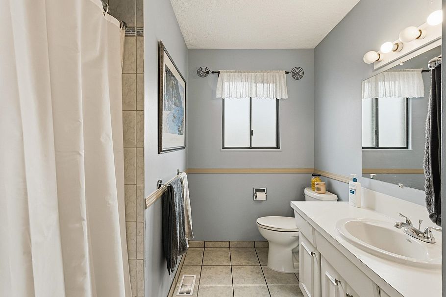 2136 Jones Avenue North Vancouver, BC - 14