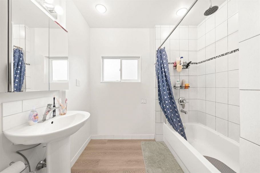 2452 2492 Balsam Street Vancouver, BC - 10