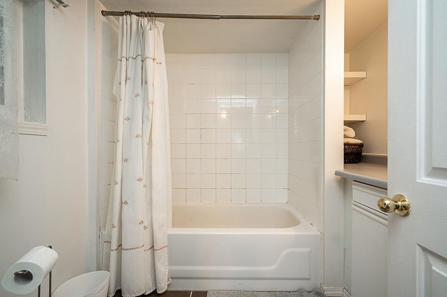 1623 E 12th Avenue Vancouver, BC - 28