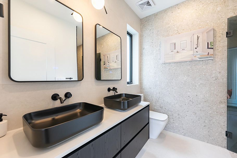 858 W 64th Avenue Vancouver, BC - 31