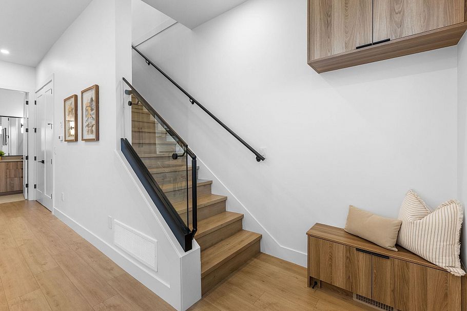 1 1620 E 11th Avenue Vancouver, BC - 23