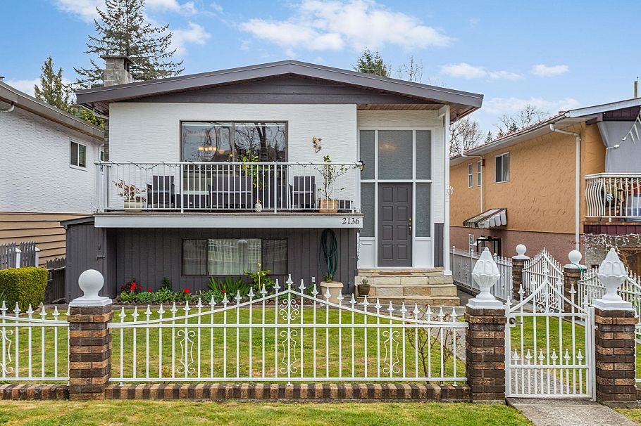 2136 Jones Avenue North Vancouver, BC - 28