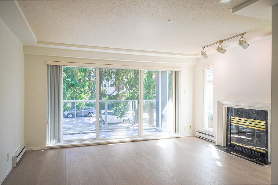 203 865 W 15th Avenue Vancouver, BC - 4