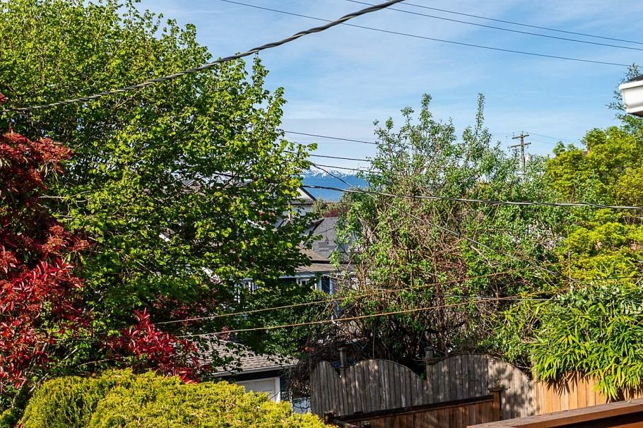 1623 E 12th Avenue Vancouver, BC - 32