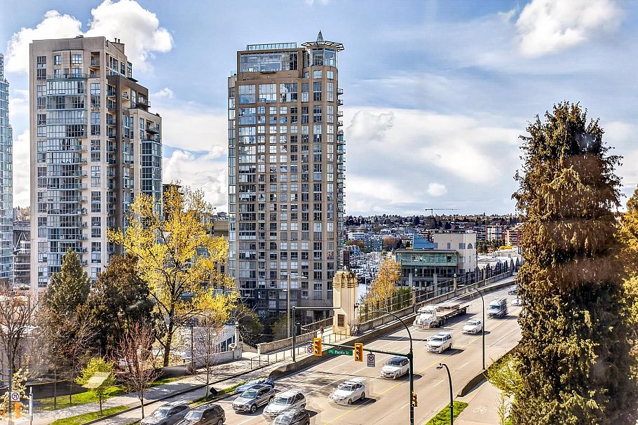 601 1003 Pacific Street Vancouver, BC - 24