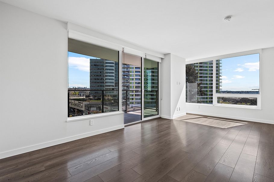 807 8238 Lord Street Vancouver, BC - 3