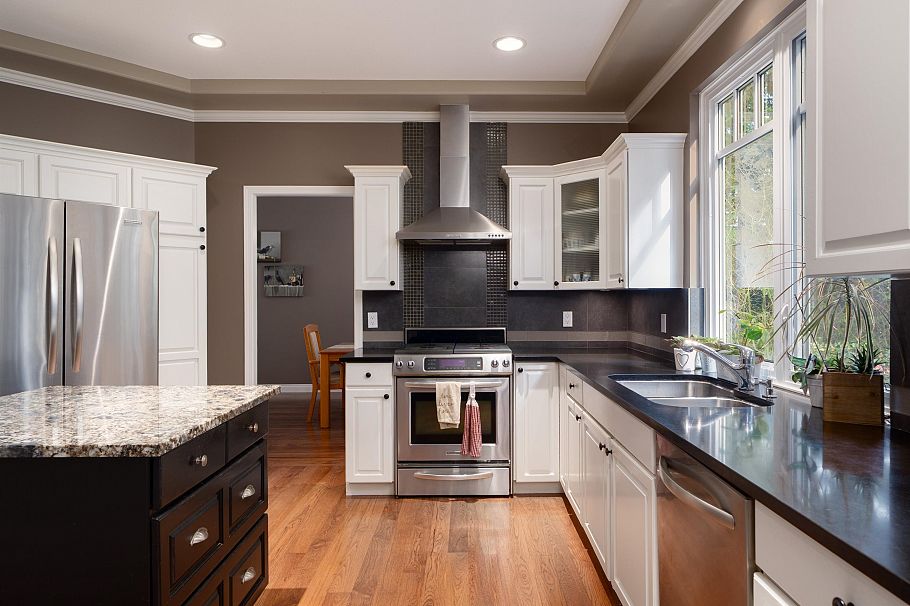 801 Regal Crescent North Vancouver, BC - 11