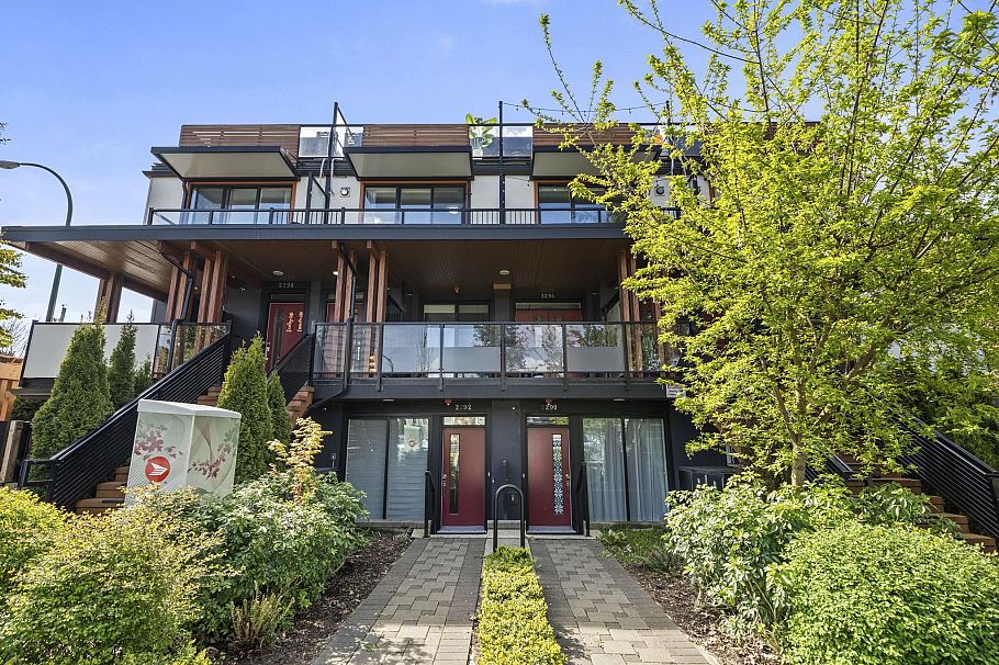 2296 E 33rd Avenue Vancouver, BC - 28