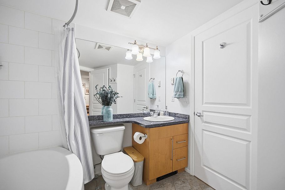 155 1100 E 29th Street North Vancouver, BC - 18