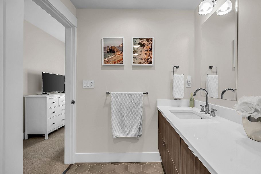 401 1496 Charlotte Road North Vancouver, BC - 22