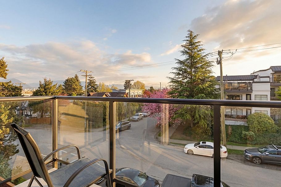 10 2223 Prince Edward Street Vancouver, BC - 2