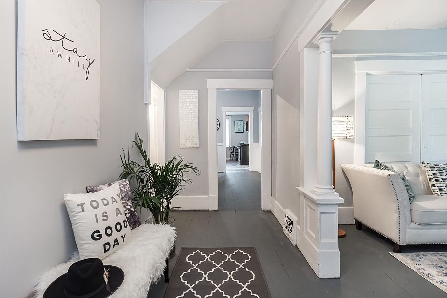 136 W 12th Avenue Vancouver, BC - 5