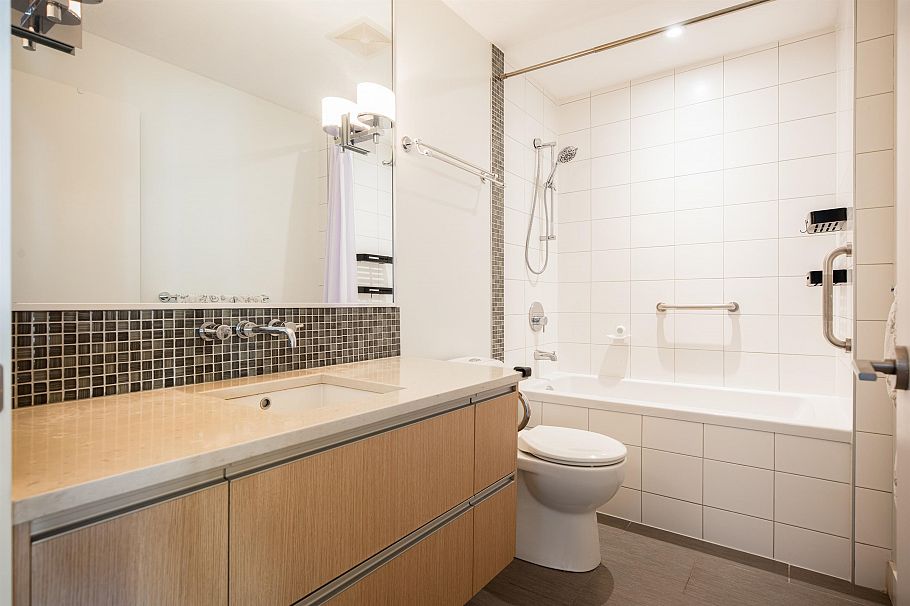 403 2481 Waterloo Street Vancouver, BC - 6