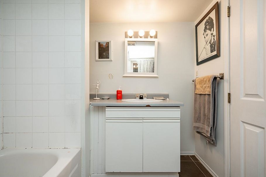 1623 E 12th Avenue Vancouver, BC - 27