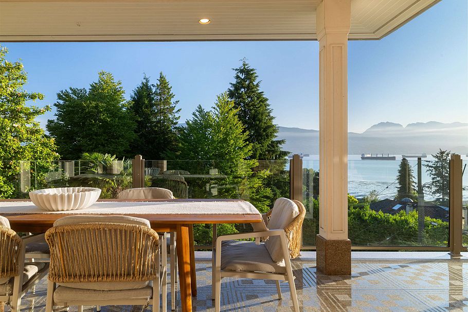 1550 Blanca Street Vancouver, BC - 3