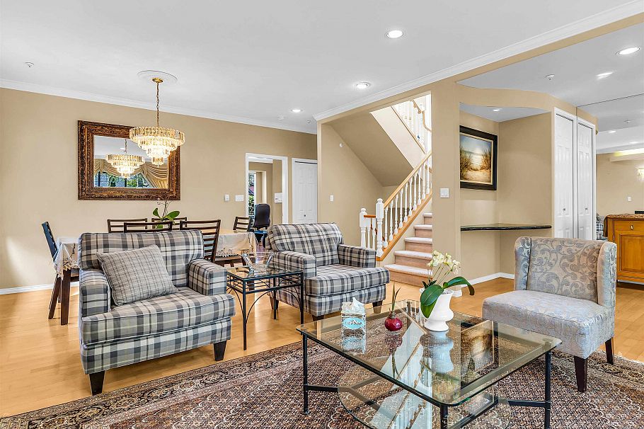 3263 W 14th Avenue Vancouver, BC - 5