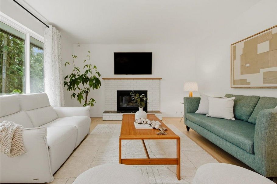 1392 Chamberlain Drive North Vancouver, BC - 10