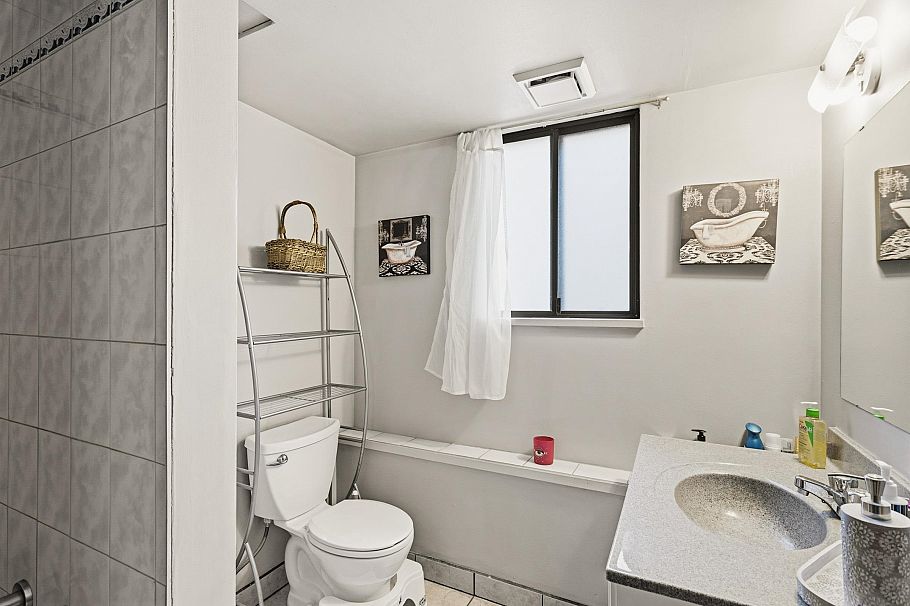 2136 Jones Avenue North Vancouver, BC - 21