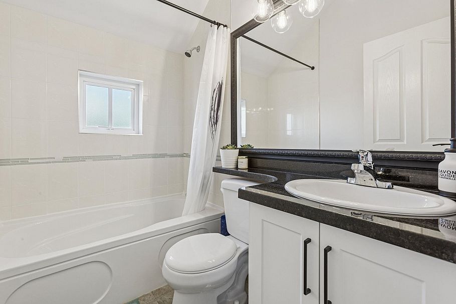 2163 Napier Street Vancouver, BC - 23