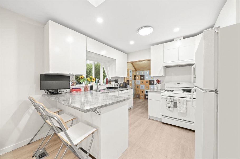 2452 2492 Balsam Street Vancouver, BC - 22