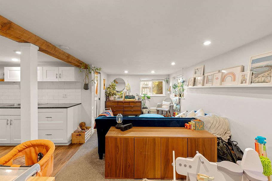 612 E 4th Street North Vancouver, BC - 20