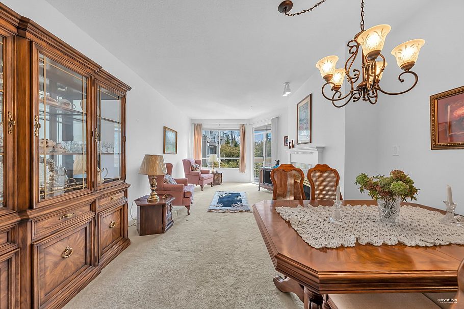 321 360 E 36th Avenue Vancouver, BC - 3