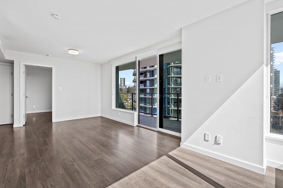 807 8238 Lord Street Vancouver, BC - 7