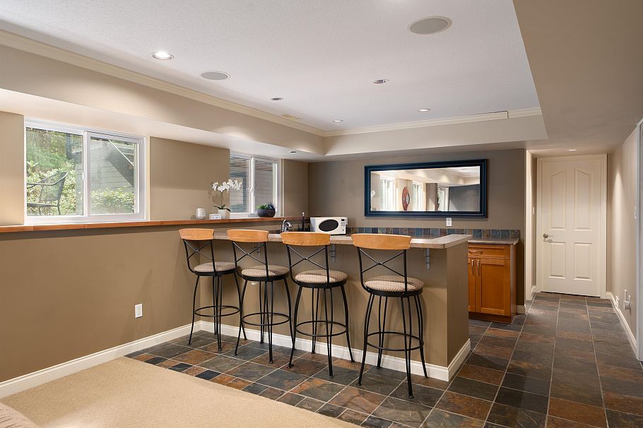 801 Regal Crescent North Vancouver, BC - 27