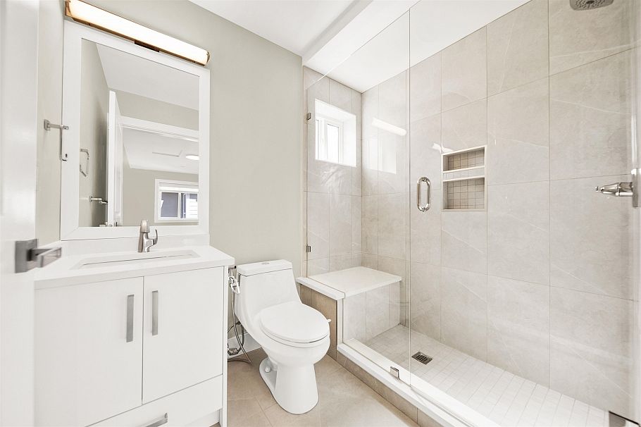 3128 Kings Avenue Vancouver, BC - 18