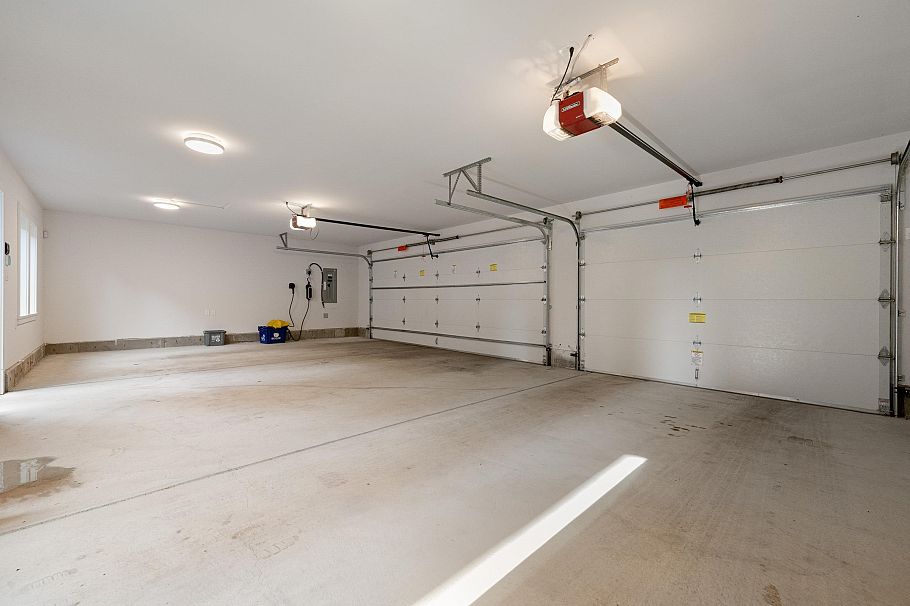 3981 W 35th Avenue Vancouver, BC - 36