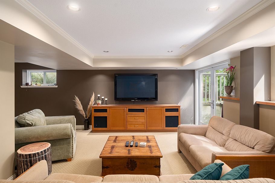 801 Regal Crescent North Vancouver, BC - 26