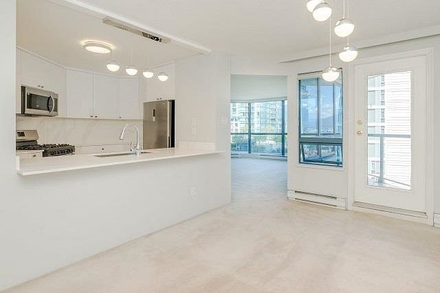303 1415 W Georgia Street Vancouver, BC - 7