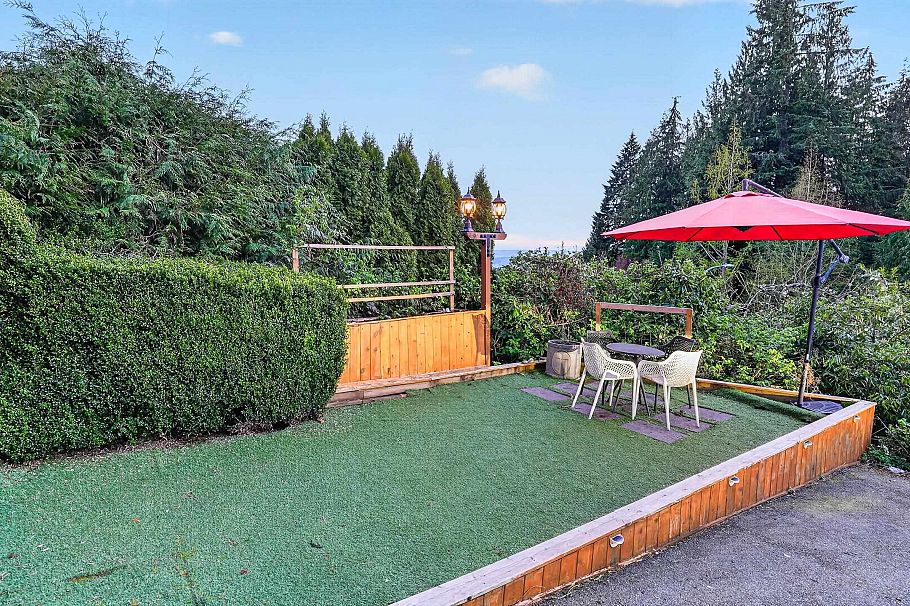 668 Alpine Court North Vancouver, BC - 37