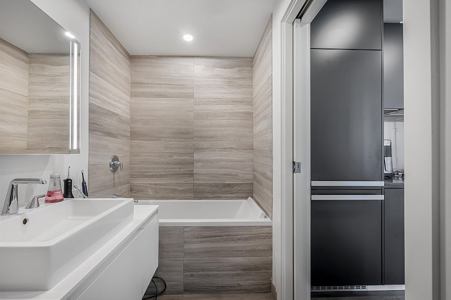 2306 1480 Howe Street Vancouver, BC - 13