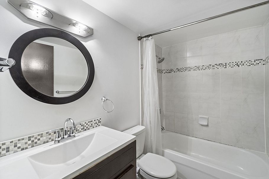 207 1270 Robson Street Street Vancouver, BC - 29