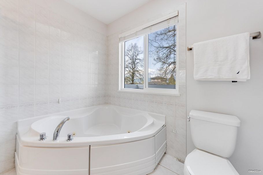 2648 E 19th Avenue Vancouver, BC - 23